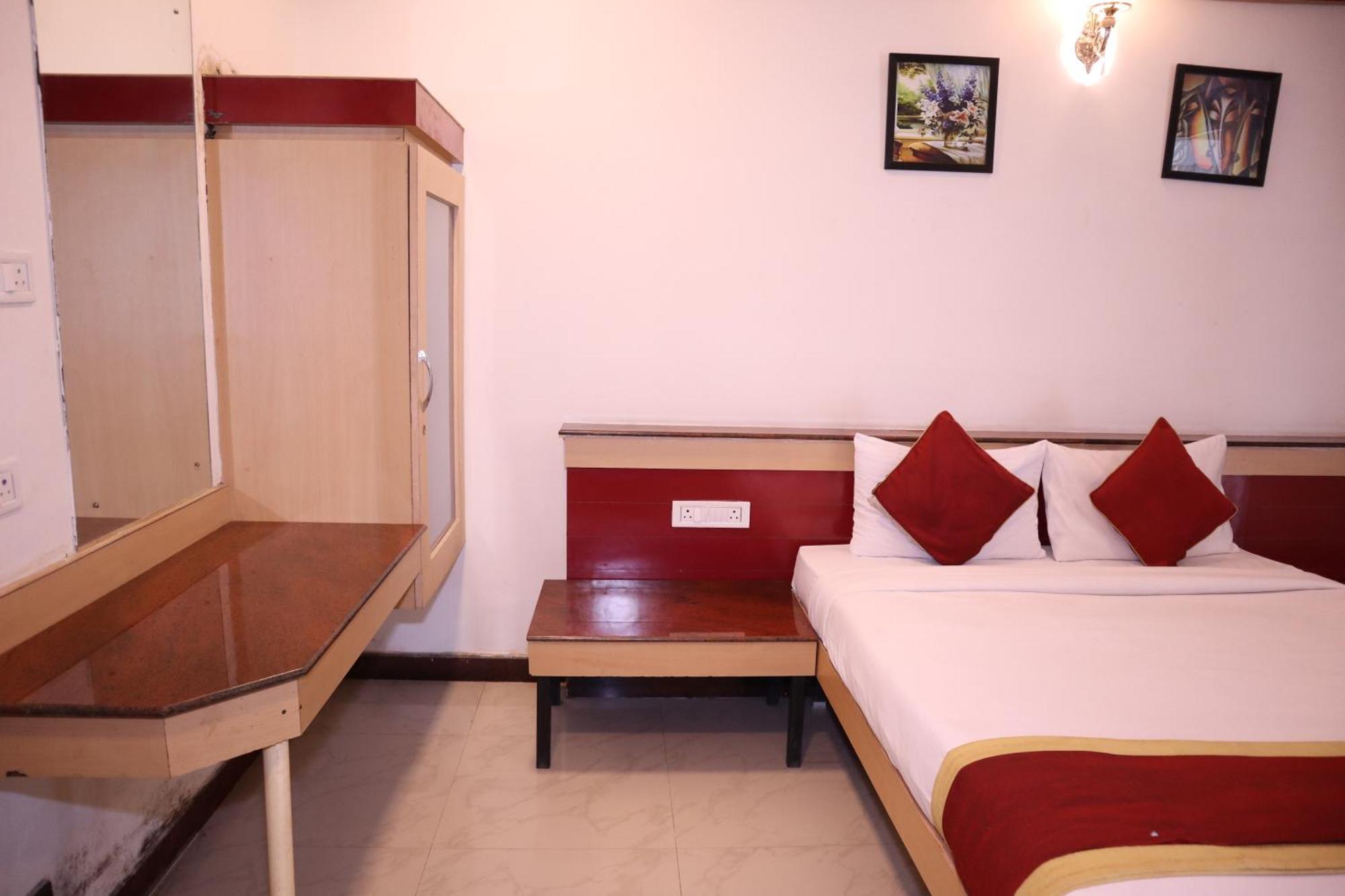 Sri Sai Ram Suites Bengalúr Exteriér fotografie