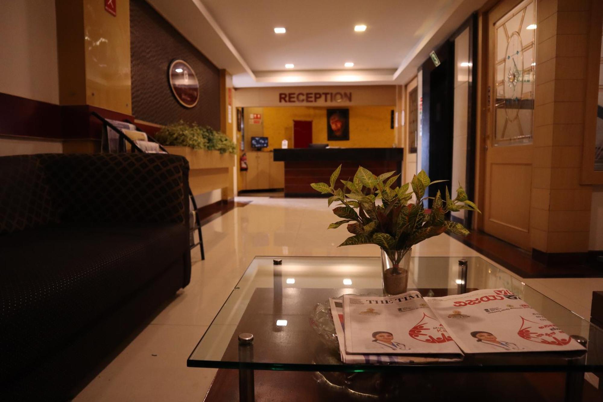 Sri Sai Ram Suites Bengalúr Exteriér fotografie
