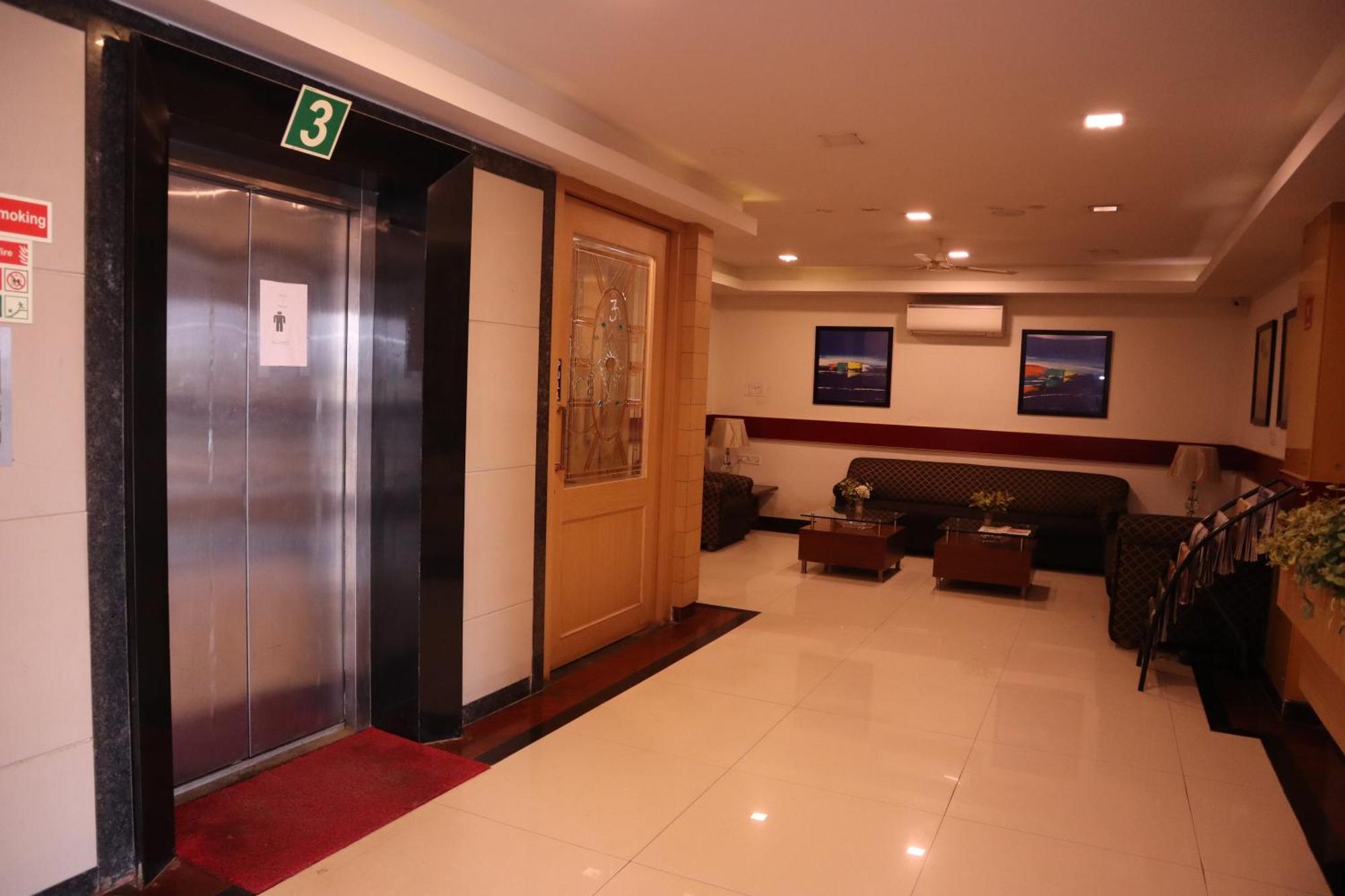 Sri Sai Ram Suites Bengalúr Exteriér fotografie