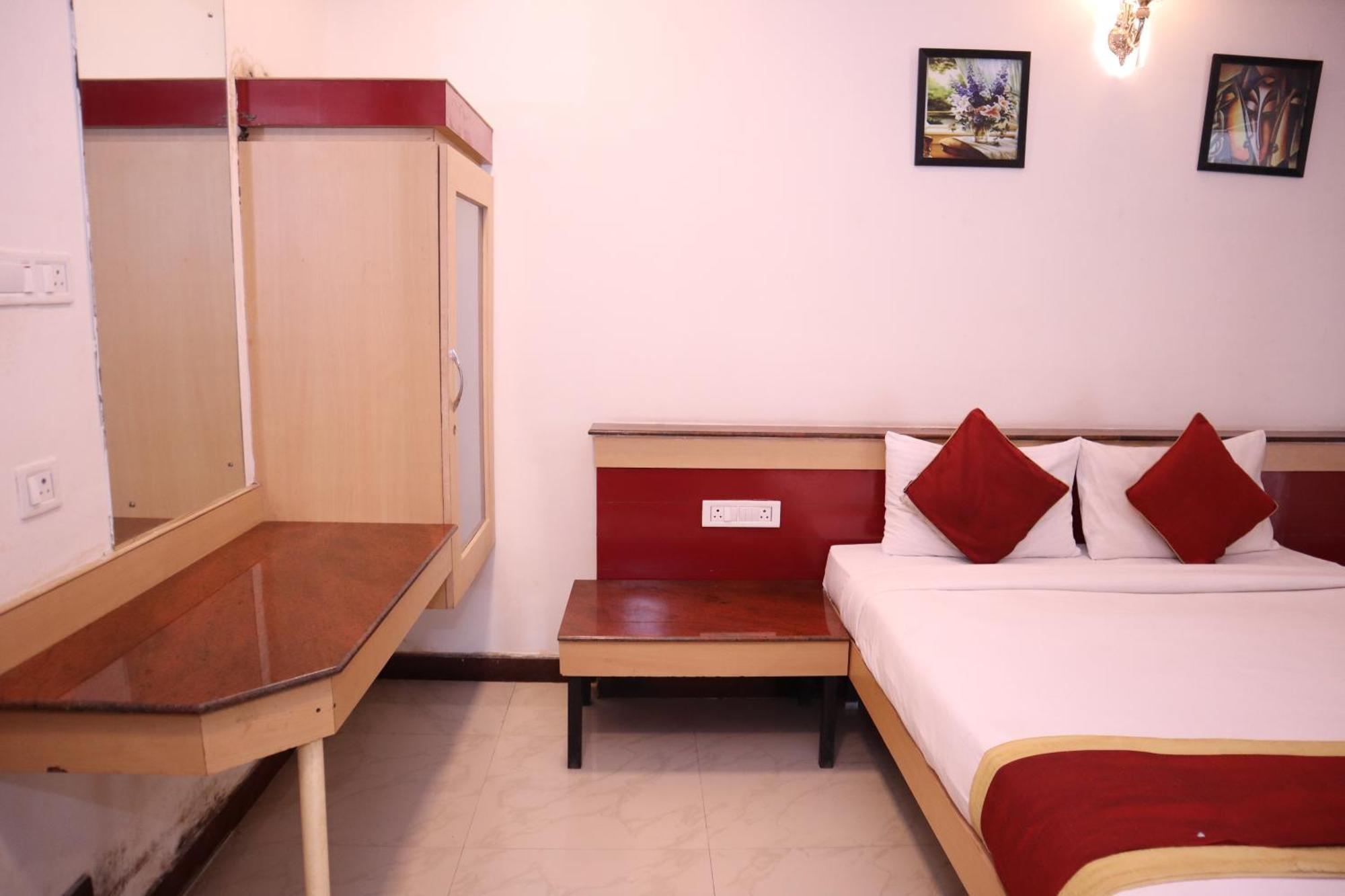 Sri Sai Ram Suites Bengalúr Exteriér fotografie