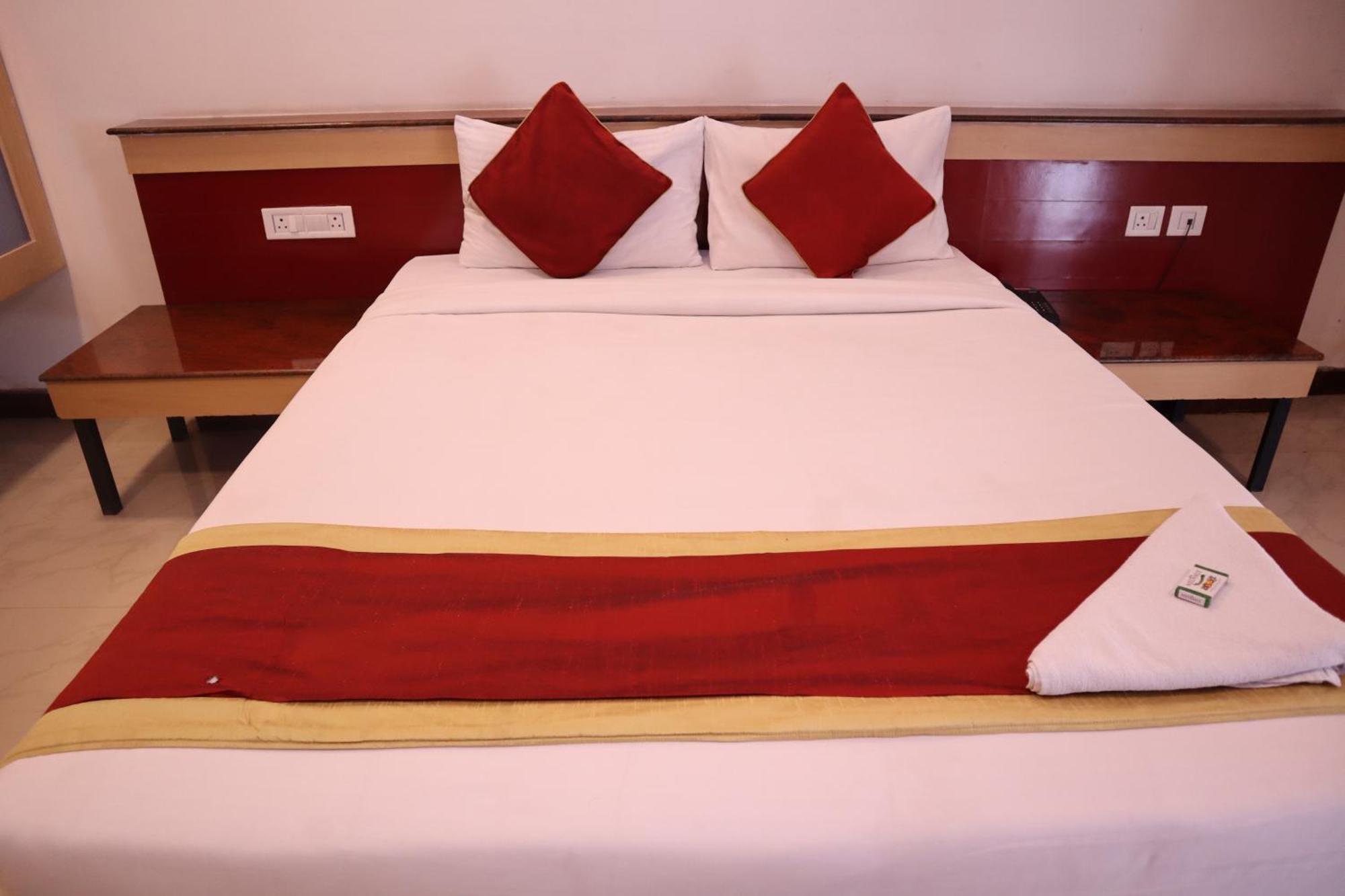 Sri Sai Ram Suites Bengalúr Exteriér fotografie