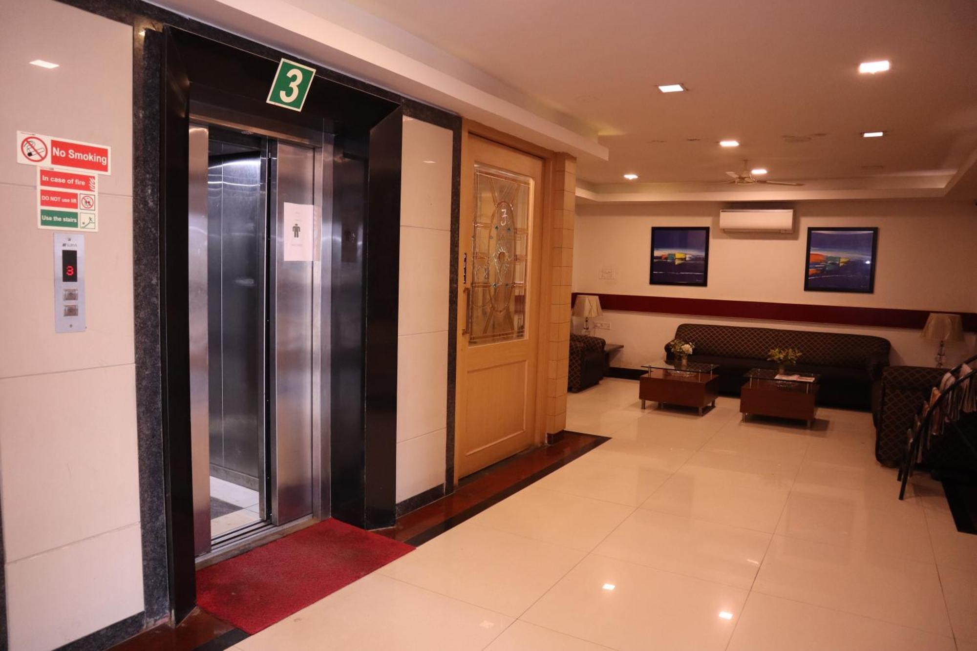 Sri Sai Ram Suites Bengalúr Exteriér fotografie