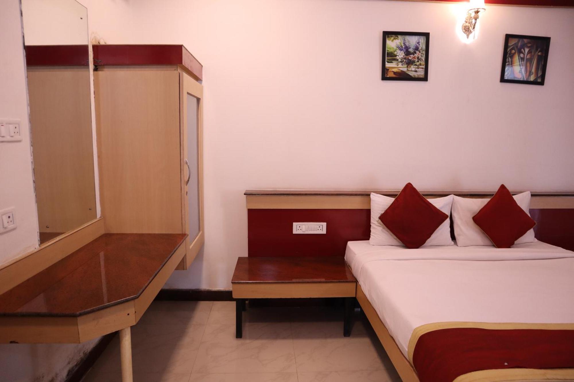 Sri Sai Ram Suites Bengalúr Exteriér fotografie